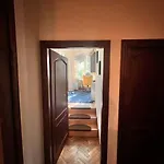 100 Metrowy Kolo Opery Lesnej *